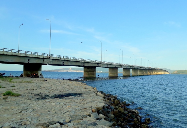 Cầu Thị Nại - cầu vượt biển dài nhất Việt Nam